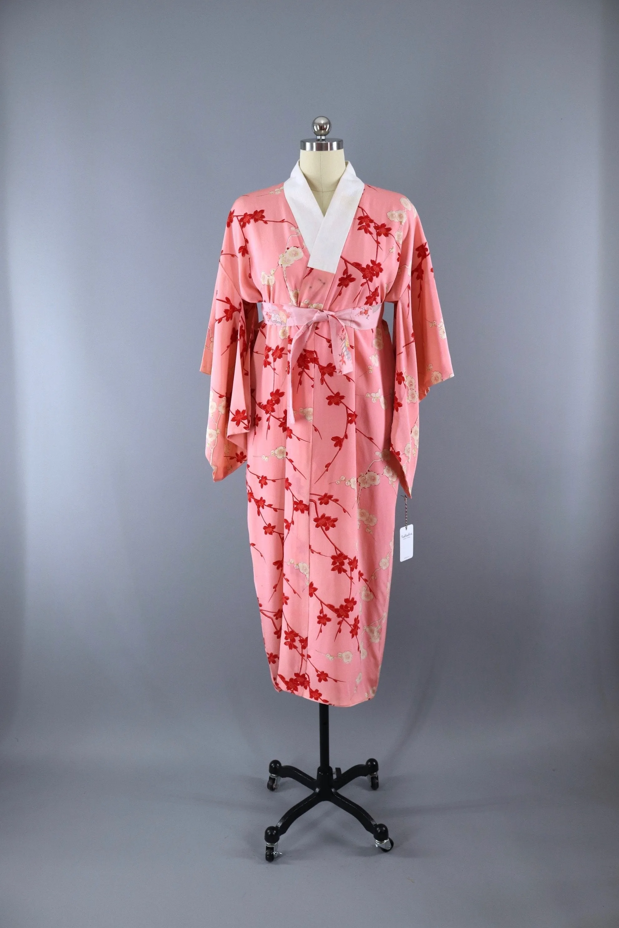 1940s Vintage Silk Kimono Robe / Carnation Pink & Red Floral Print