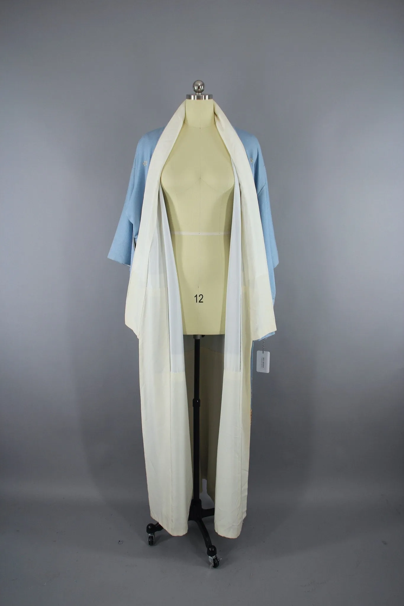 1950s Vintage Silk Kimono Robe / Sky Blue Embroidered Floral