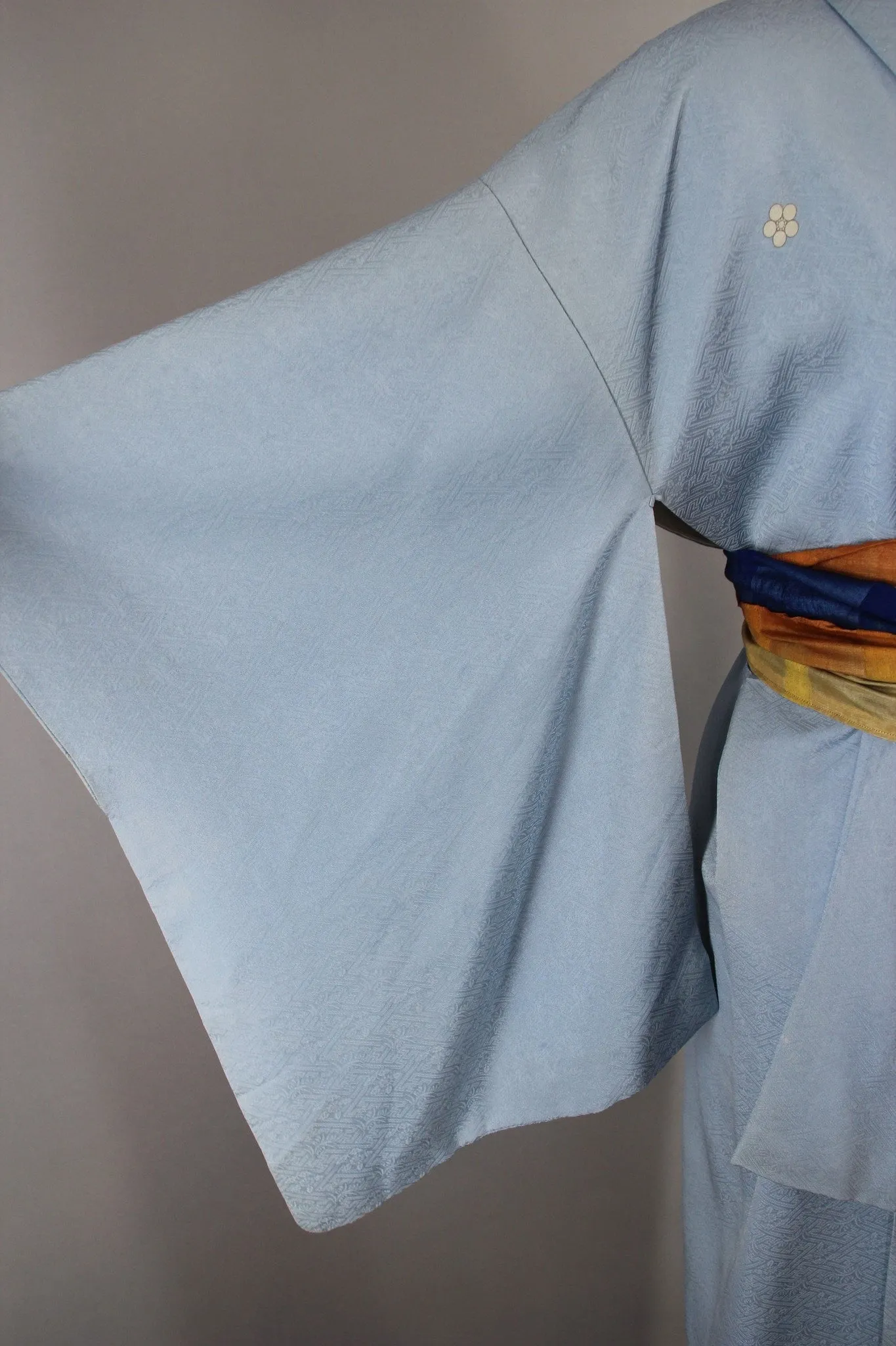 1950s Vintage Silk Kimono Robe / Sky Blue Embroidered Floral