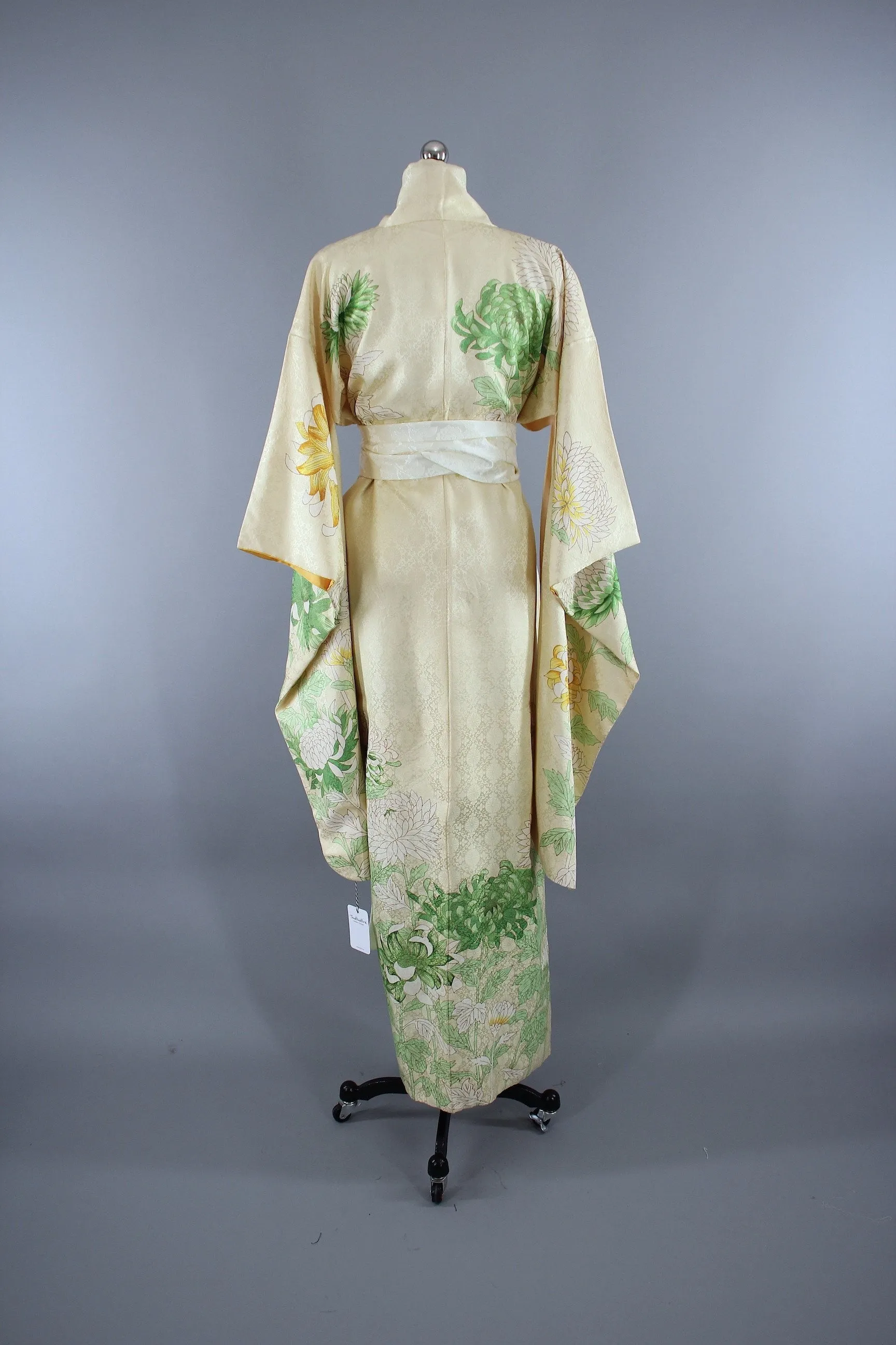 1960s Vintage Silk Kimono Robe / Ivory Yellow Green Chrysanthemum Floral