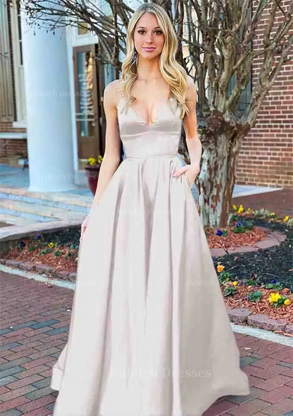 A-line V Neck Sleeveless Charmeuse Long/Floor-Length Prom Dress With Pockets