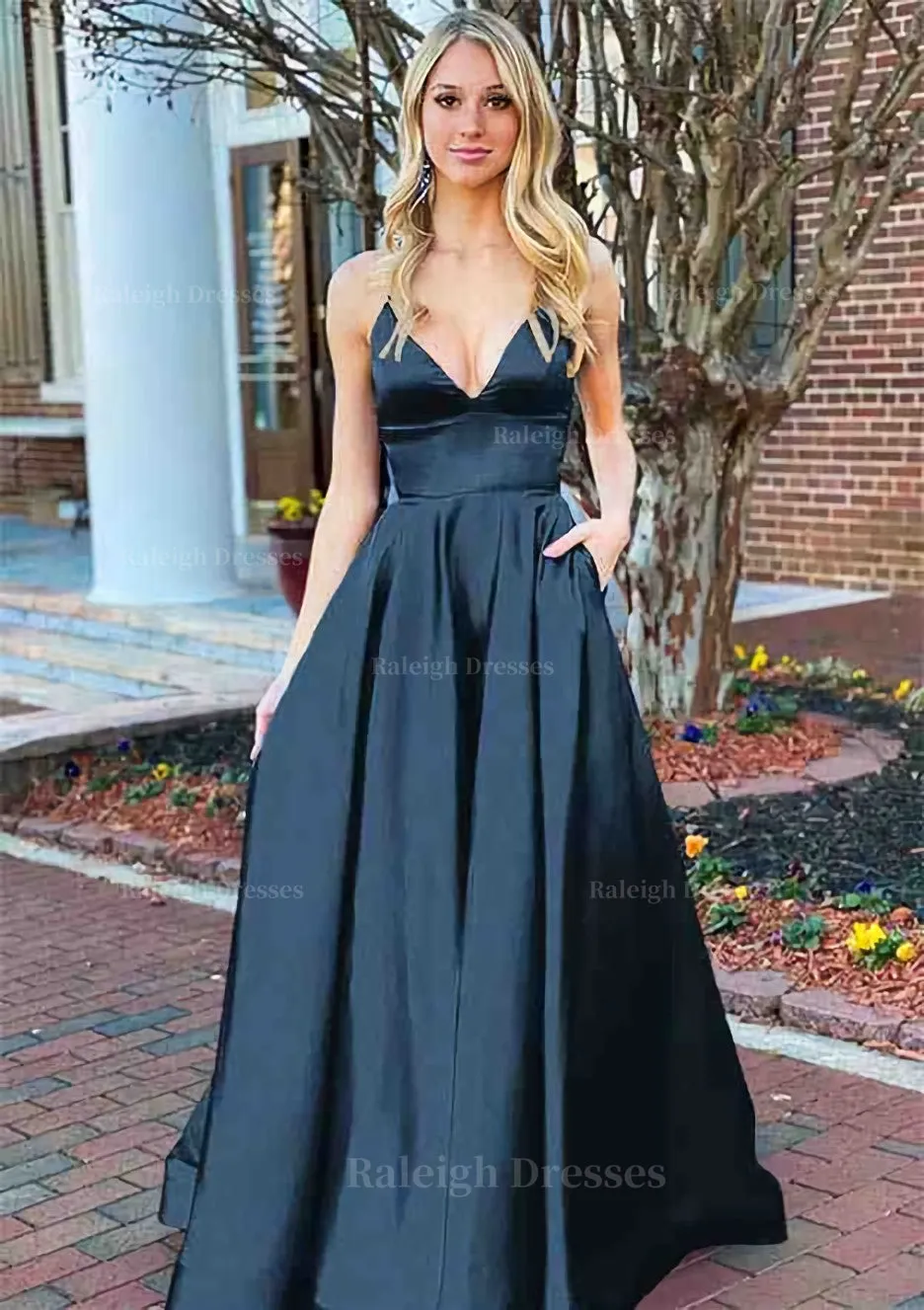 A-line V Neck Sleeveless Charmeuse Long/Floor-Length Prom Dress With Pockets