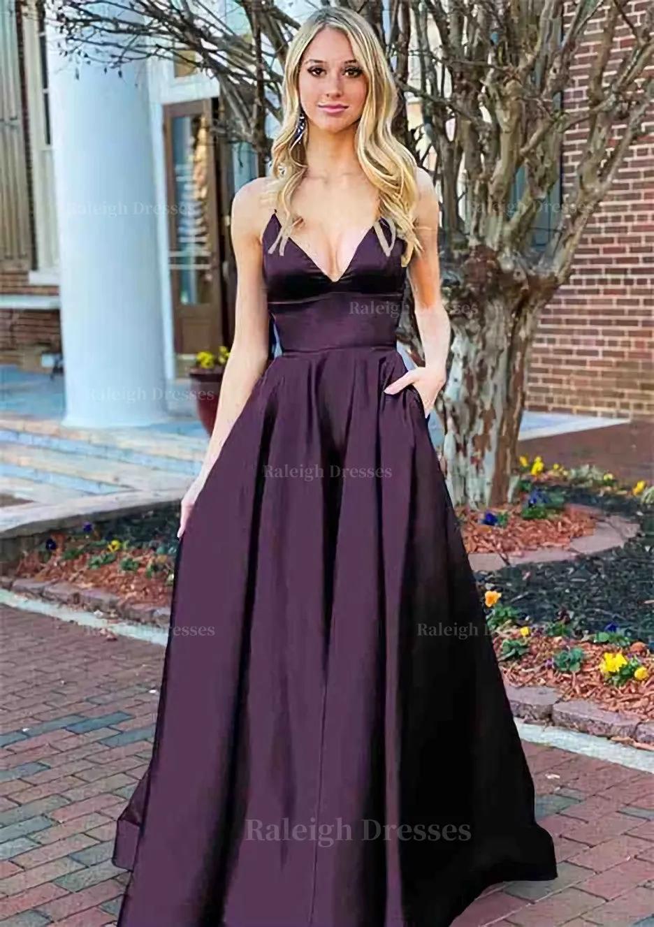 A-line V Neck Sleeveless Charmeuse Long/Floor-Length Prom Dress With Pockets