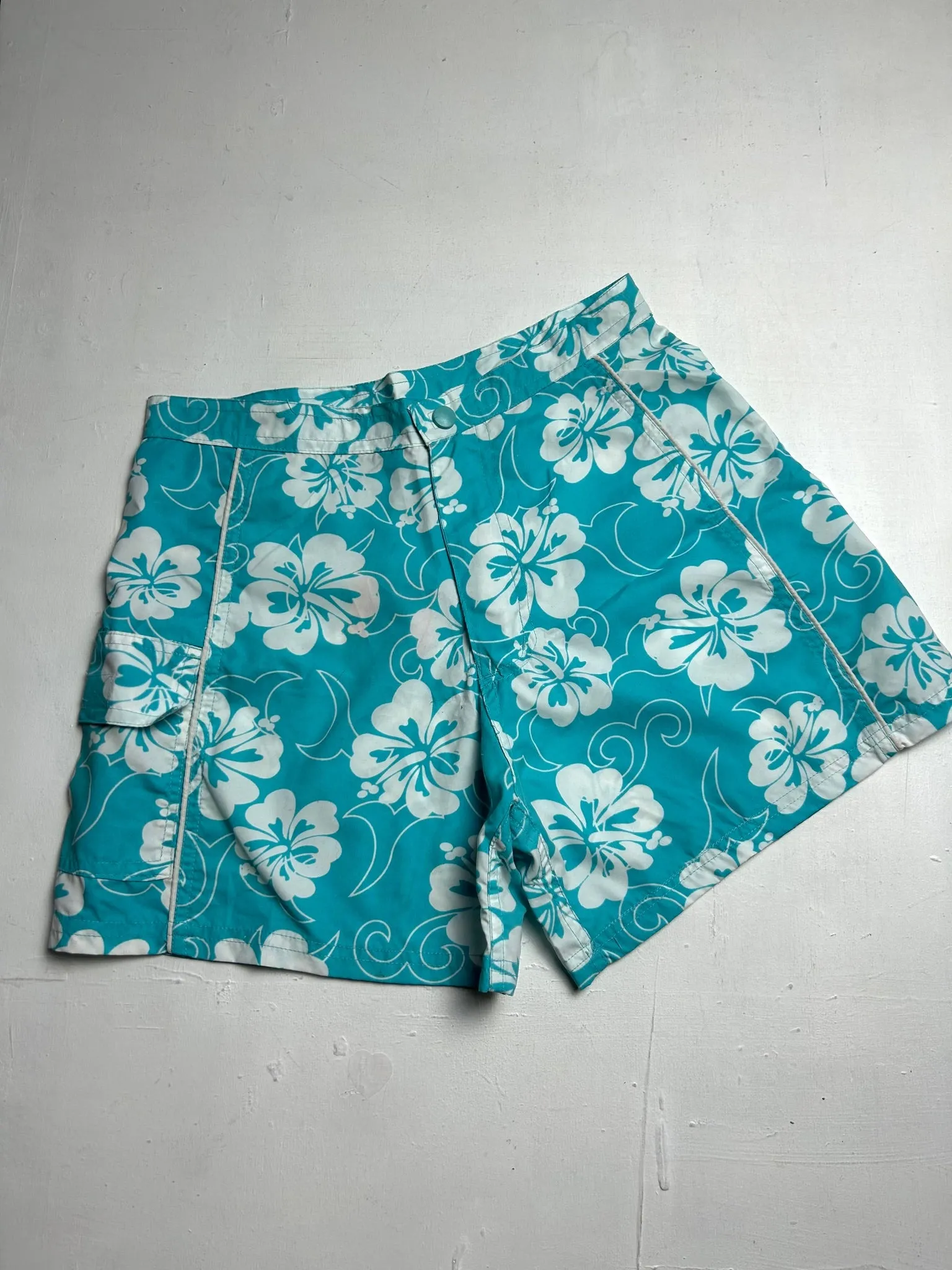 Baby blue mid rise Hawaii floral print beachwear mid short (XS)