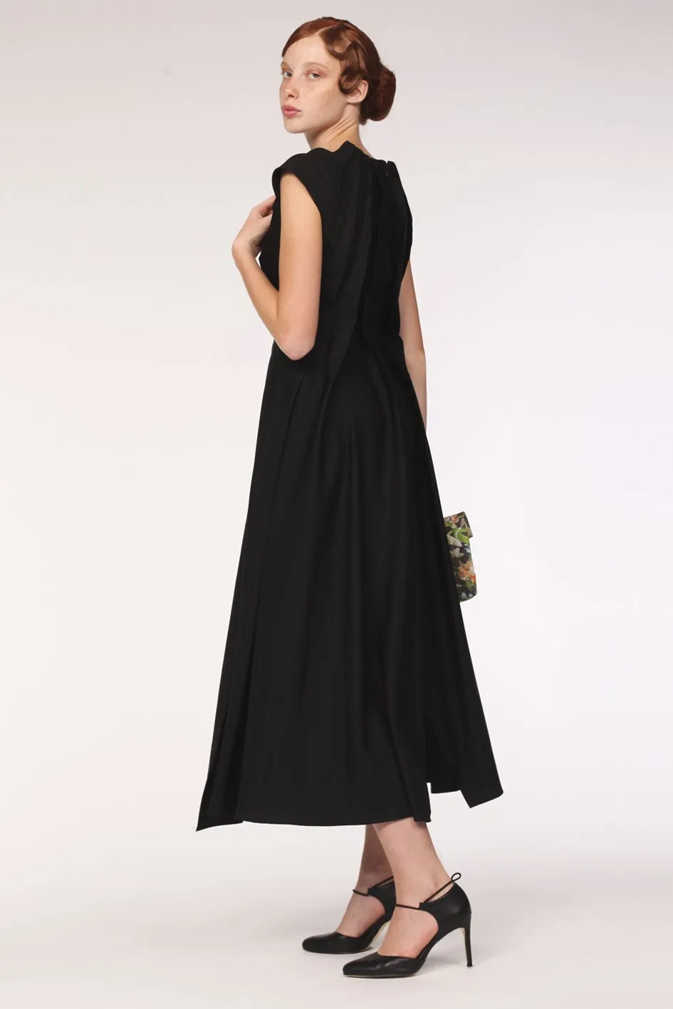 Back Neck Pleats Silk Dress / Black